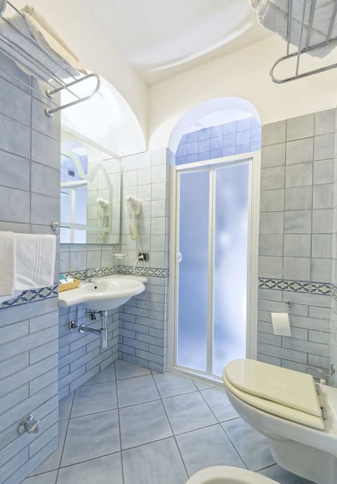 Family Room | Minibar, desk, cribs/infant beds, free WiFi