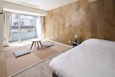 Modern Japanese Tatami Room (4 People) | In-room safe, individually decorated, individually furnished, desk