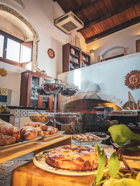 Daily buffet breakfast for a fee
