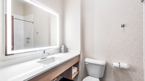 Suite, 1 Bedroom, Accessible (Comm, Accessible Tub) | Bathroom | Bathtub, hair dryer, towels