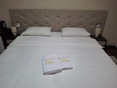 1 bedroom, hypo-allergenic bedding available, pillowtop beds