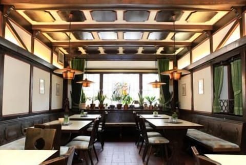 Lunch and dinner served, Regional cuisine