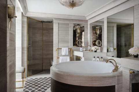 Signature Suite Bernstein | Bathroom | Combined shower/tub, designer toiletries, hair dryer, bathrobes