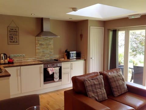 Apartment, Ensuite (Garden Suite 1) | 1 bedroom, individually decorated, individually furnished