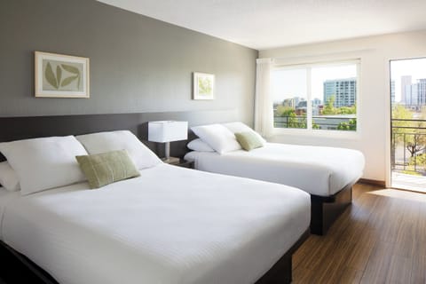 Desk, blackout drapes, free WiFi, bed sheets