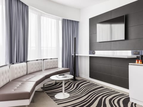 Suite, 1 Double Bed, Balcony | Premium bedding, memory foam beds, in-room safe, desk