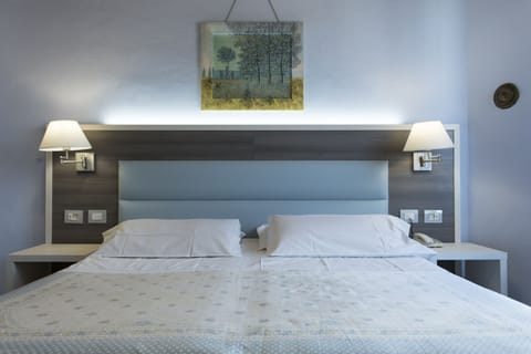 City Double or Twin Room | Desk, laptop workspace, soundproofing, cribs/infant beds