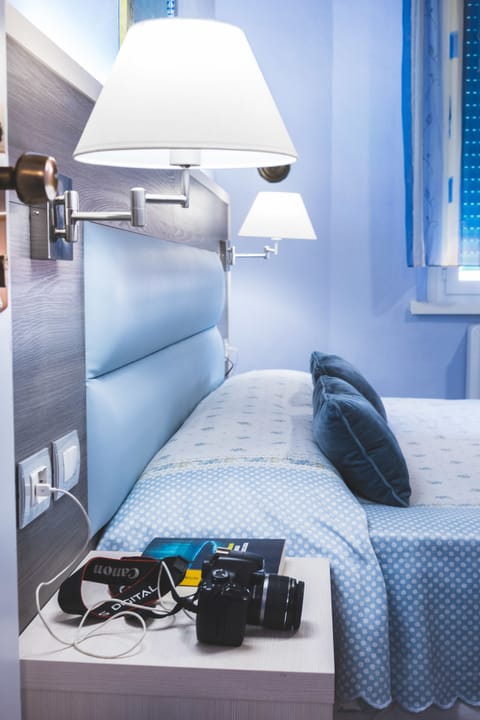 Desk, laptop workspace, soundproofing, cribs/infant beds