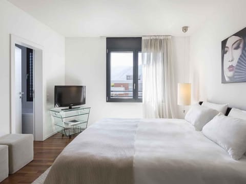 Penthouse Suite with Sauna (pets not allowed) | Minibar, in-room safe, individually decorated, individually furnished