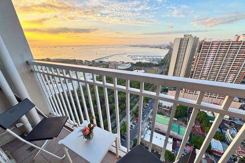 Panoramic Studio Suite, 1 Bedroom, Balcony, Bay View | Terrace/patio