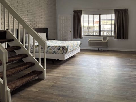 Iron/ironing board, free WiFi, bed sheets, alarm clocks