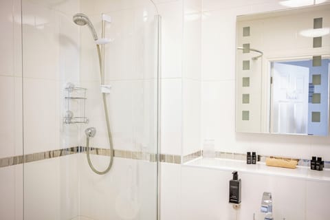 Standard Seaview Room - 4th Floor | Premium bedding, desk, iron/ironing board, free wired internet