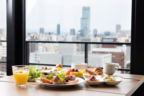 Daily buffet breakfast for a fee