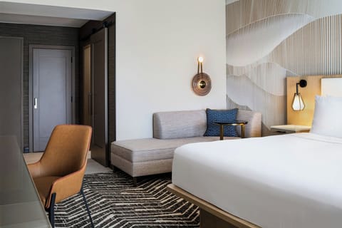 1 bedroom, premium bedding, down comforters, desk