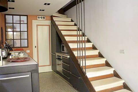 House | Private kitchen | Fridge, stovetop, electric kettle, cookware/dishes/utensils