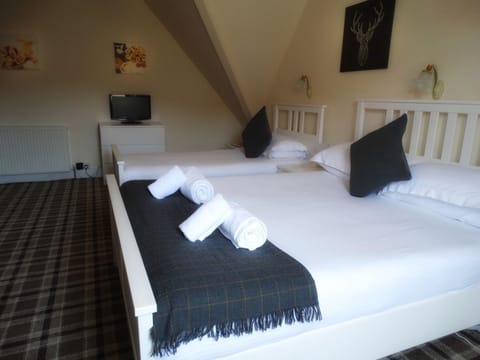 Family Room, Private Bathroom (Number 7, Non En Suite) | Bed sheets