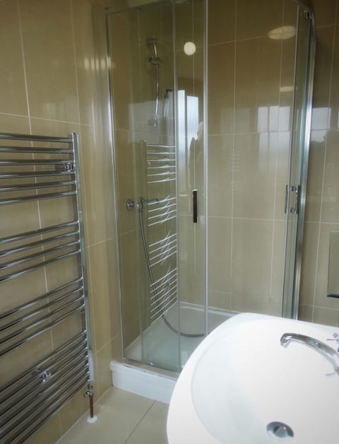 Family Room (Number 5) | Bathroom shower