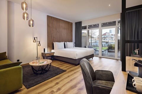 Junior Suite Garden | Courtyard view