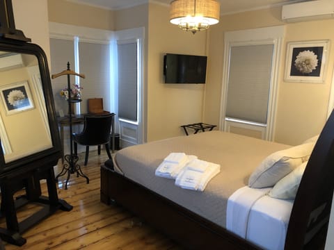 Luxury King Room  | Egyptian cotton sheets, premium bedding, blackout drapes