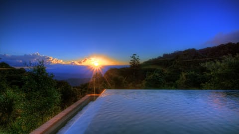 2 outdoor pools