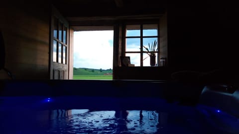 Indoor spa tub