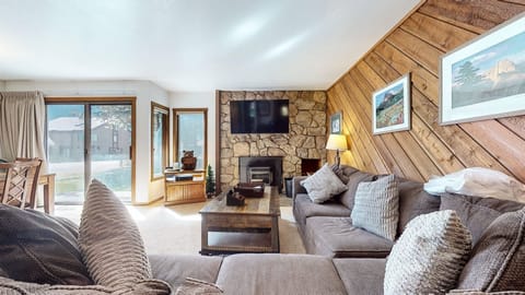 Townhome, 1 Bedroom | Living area | Flat-screen TV, DVD player
