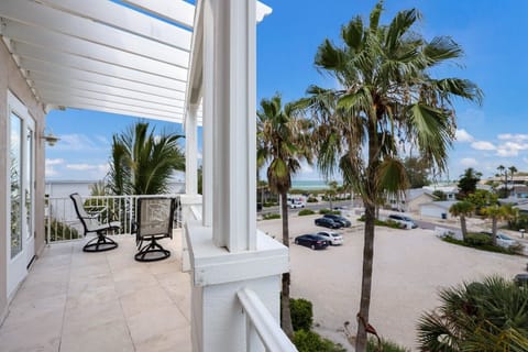 Villa, 3 Bedrooms | Balcony