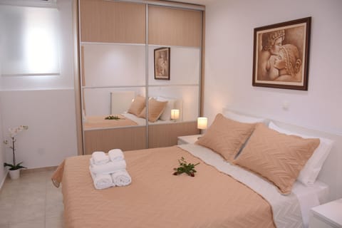 Apartment | 1 bedroom, in-room safe, soundproofing, iron/ironing board