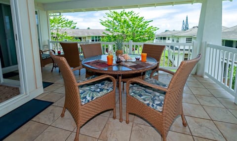 Plantation 1322 Lanai - Relax and enjoy the cool ocean breeze on the lanai of Plantation 1322