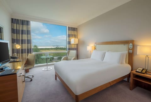 Room, 1 King Bed | Egyptian cotton sheets, premium bedding, in-room safe, desk