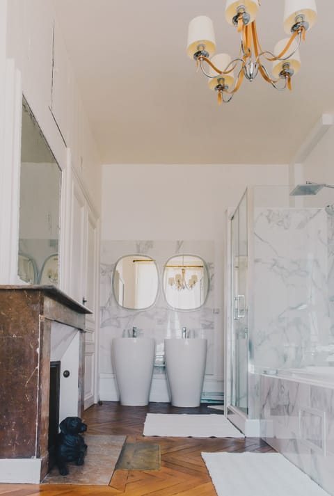 Room (Blanche) | Premium bedding, memory foam beds, individually decorated