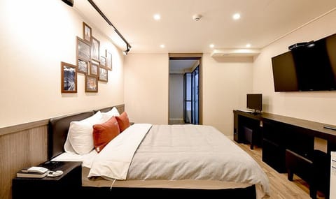 Premium Room, 1 Queen Bed | Free WiFi