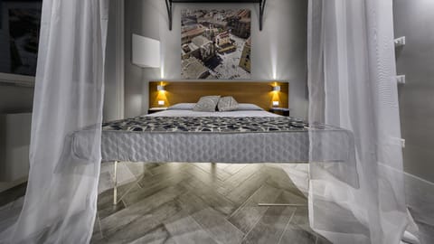 Deluxe Double Room | 1 bedroom, down comforters, memory foam beds, minibar