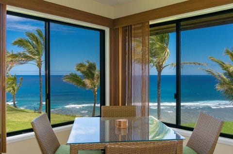 Sealodge G4 | Sealodge Kauai condos 1 - Sealodge G4 | Sealodge Kauai condos | Oceanfront views from the dining area