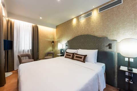 Standard Double or Twin Room | Down comforters, minibar, in-room safe, soundproofing