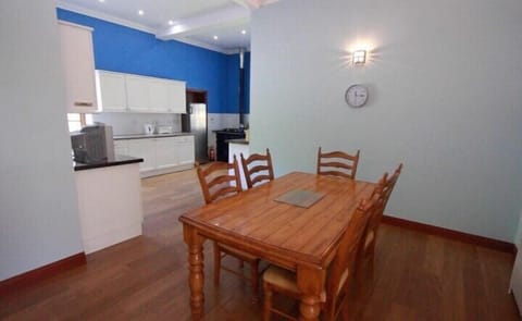 Cottage | Iron/ironing board, free WiFi, bed sheets