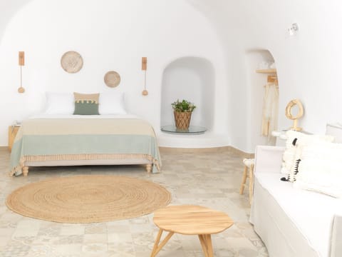 Honeymoon Studio Suite, Private Pool (Plunge) | Egyptian cotton sheets, premium bedding, in-room safe