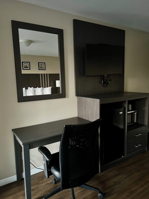 Blackout drapes, free WiFi, bed sheets