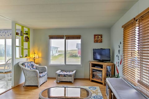 Moclips Vacation Rental | 2BR | 1BA | 800 Sq Ft | Stairs Required