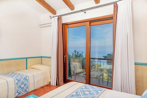 Superior Triple Room | Frette Italian sheets, premium bedding, pillowtop beds, minibar