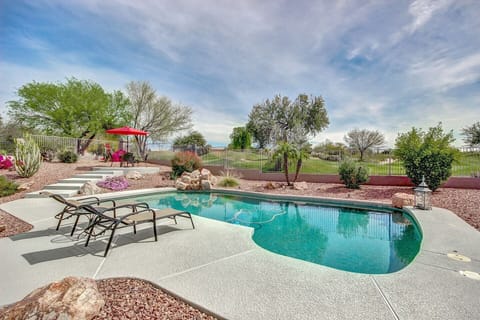 Beautiful Backyard with a view!