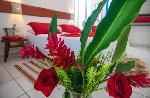 Classic Room, 1 Queen Bed, Non Smoking | Minibar, in-room safe, desk, blackout drapes