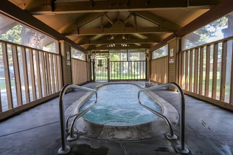 Townhome, 3 Bedrooms | Spa | Hot tub