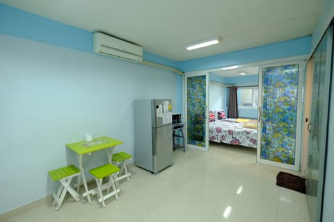 Family Room  | Living area | Flat-screen TV