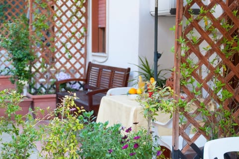 Deluxe Double Room | Terrace/patio