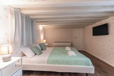 Apartment, 2 Bedrooms | 3 bedrooms, iron/ironing board, cribs (surcharge), WiFi (free)