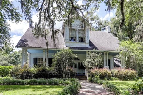 Woodville Vacation Rental | 4BR | 4.5BA | 5,400 Sq Ft