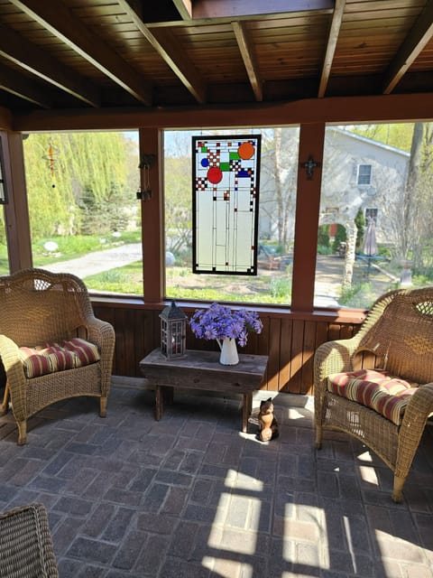 Stereo speakers in the screen room makes for a very relaxing evening.