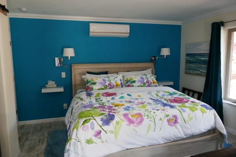 Beautiful bedding,  variety of pillows -washed in eco detergent 