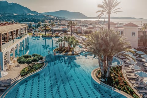 Indoor pool, 4 outdoor pools, pool umbrellas, sun loungers